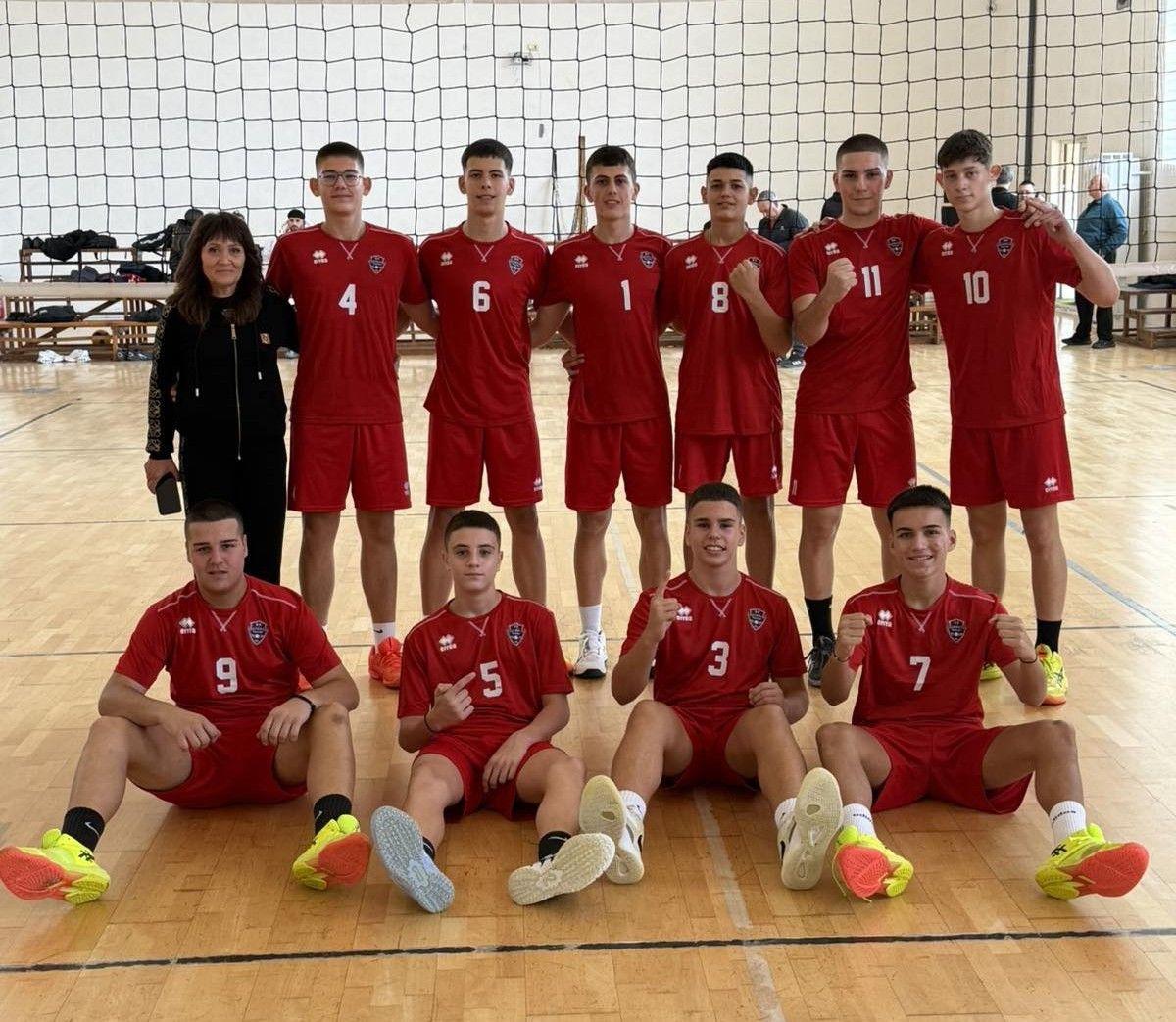 Локомотив надигра Изгрев в единствения двубой от група В